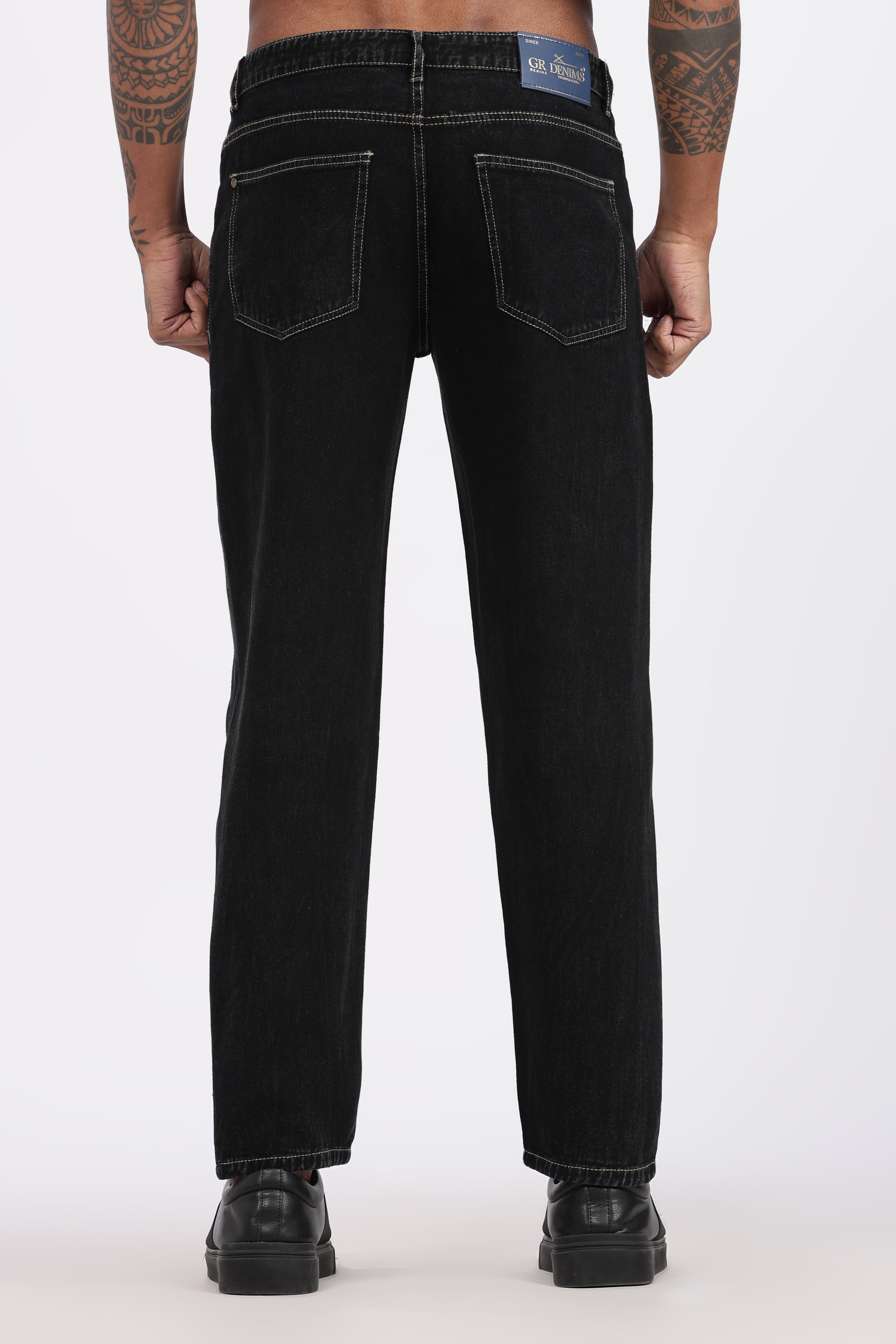 Men's Slim Tapered Jeans with Contrast Stitching - Black